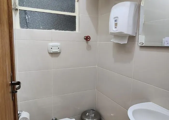 Apto Inteiro Centro Sta Casa 200m Wifi Perto De Ate 4 Pessoas *